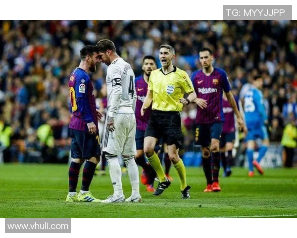 足球场上的假摔现象解析及其对比赛公正性的影响探讨